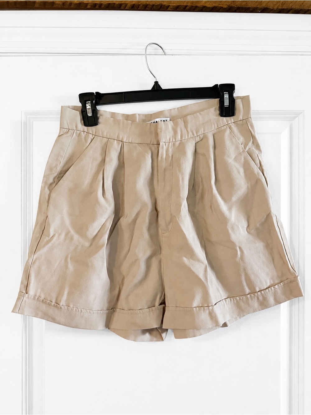 NONCHALANT Beige Pleated High Rise Tailored Shorts Size Large Neutral Minimalist
